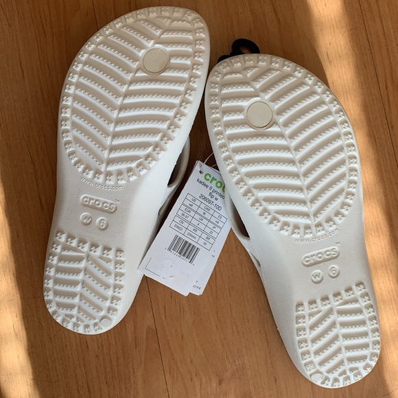 Crocs kadee II Printed floral flip flops - Picture 3 of 3